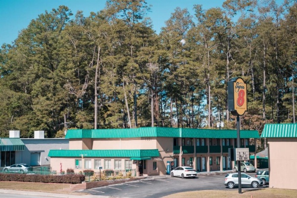Super 8 by Wyndham Columbia SC / Ft. Jackson image 22