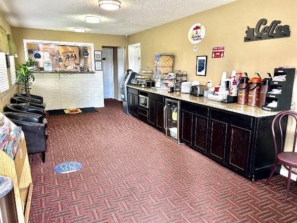 Super 8 by Wyndham Columbia SC / Ft. Jackson image 4